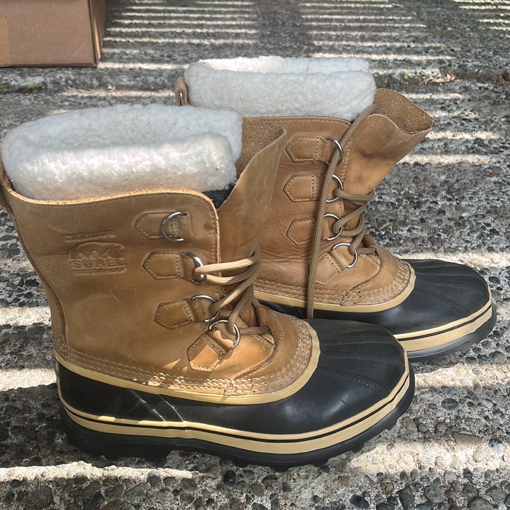 Sorel snow boots size 8